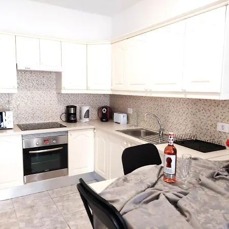 Blanca New 2 Bedrooms Vakantiehuis *